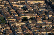 La ville d'Aigues-Mortes. © Philip Plisson / Plisson La Trinité / AA06321 - Nos reportages photos - Gard