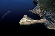 Le phare de Madonetta à Bonifacio. © Philip Plisson / Plisson La Trinité / AA06353 - Photo Galleries - Maritime activity