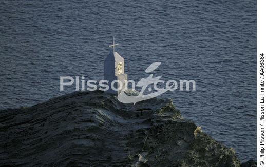 Sur l'île de la Giraglia. - © Philip Plisson / Plisson La Trinité / AA06364 - Nos reportages photos - Corse