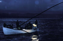 Pêche de nuit aux Açores. © Philip Plisson / Plisson La Trinité / AA06428 - Nos reportages photos - Canot de pêche