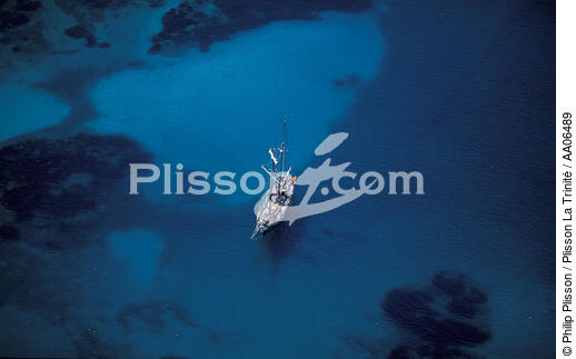 Mouillage en Corse. - © Philip Plisson / Plisson La Trinité / AA06489 - Nos reportages photos - Fond marin