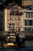 Bateau de pêche au port © Philip Plisson / Plisson La Trinité / AA06493 - Photo Galleries - Port
