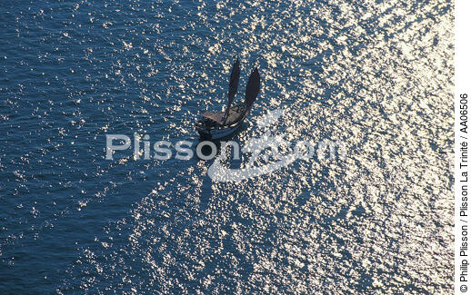 Jonque en navigation. - © Philip Plisson / Plisson La Trinité / AA06506 - Nos reportages photos - Jonque