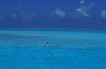 Baignade en Polynésie française. © Philip Plisson / Plisson La Trinité / AA06549 - Photo Galleries - Calm sea