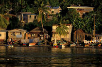 Village de pêcheur à Sainte-Lucie. © Philip Plisson / Plisson La Trinité / AA06557 - Nos reportages photos - Pêche