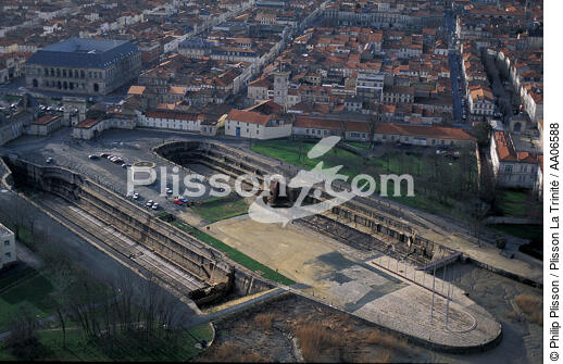Dry docks in Rochefort - © Philip Plisson / Plisson La Trinité / AA06588 - Photo Galleries - Town [17]