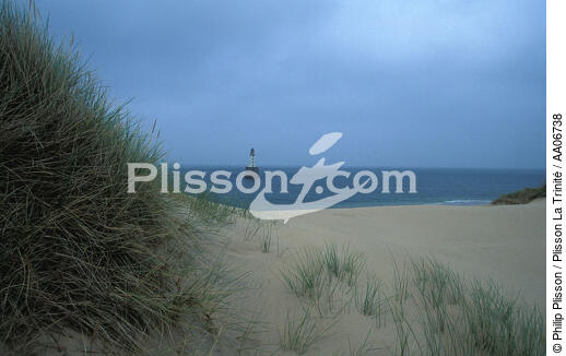 Les dunes devant le phare de Rattray Head. - © Philip Plisson / Plisson La Trinité / AA06738 - Nos reportages photos - Phare [Eco]