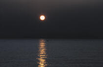 Pleine lune. © Philip Plisson / Plisson La Trinité / AA06743 - Nos reportages photos - Mer