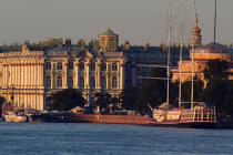 Sur les quais à Saint-Pétersbourg. © Philip Plisson / Plisson La Trinité / AA06836 - Photo Galleries - Port