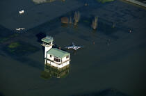 Aérodrome innondé près de Rochefort. © Philip Plisson / Plisson La Trinité / AA06866 - Photo Galleries - Flood