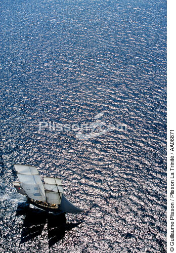 La Cancalaise toutes voiles dehors. - © Guillaume Plisson / Plisson La Trinité / AA06871 - Nos reportages photos - Contre-jour