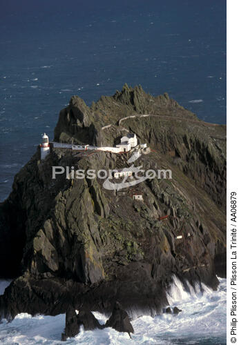 Le phare d'inishtearaght. - © Philip Plisson / Plisson La Trinité / AA06879 - Nos reportages photos - Phares Irlande