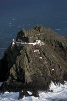 Le phare d'inishtearaght. © Philip Plisson / Plisson La Trinité / AA06879 - Nos reportages photos - Irlande, l'île verte