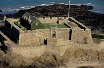 Le Fort National devant Saint-Malo. © Philip Plisson / Plisson La Trinité / AA07068 - Photo Galleries - Fort