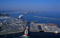 Le port de commerce de Saint-Malo. © Philip Plisson / Plisson La Trinité / AA07082 - Photo Galleries - Town [35]