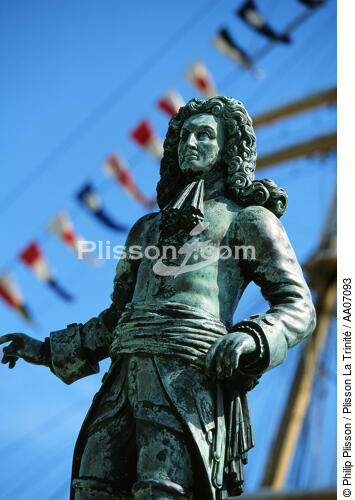 Statue de Mahé de la Bourdonnais à Saint-Malo. - © Philip Plisson / Plisson La Trinité / AA07093 - Nos reportages photos - Ille & Vilaine