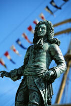 Statue de Mahé de la Bourdonnais à Saint-Malo. © Philip Plisson / Plisson La Trinité / AA07093 - Photo Galleries - Statue