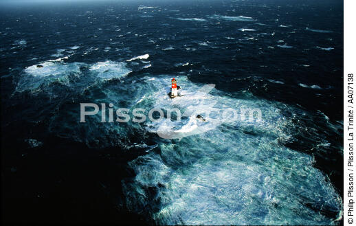 Le phare des Pierres Noires. - © Philip Plisson / Plisson La Trinité / AA07138 - Nos reportages photos - Pierres Noires [Les]