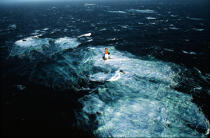 Le phare des Pierres Noires. © Philip Plisson / Plisson La Trinité / AA07138 - Nos reportages photos - Activité maritime