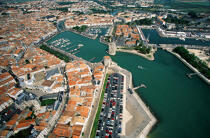 Vue générale du port de La Rochelle. © Guillaume Plisson / Plisson La Trinité / AA07144 - Nos reportages photos - Tour