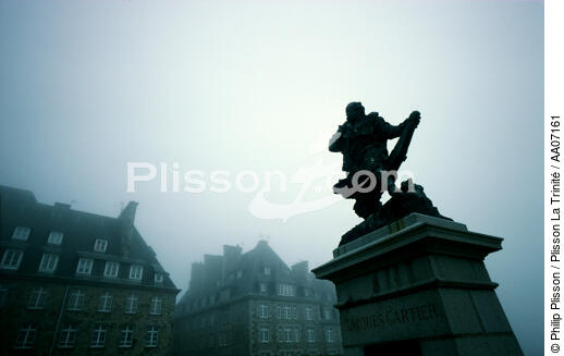 La statue de Jacques Cartier à Saint-Malo. - © Philip Plisson / Plisson La Trinité / AA07161 - Nos reportages photos - Statue