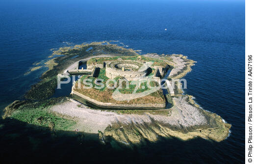 Saint-Marcouf dans la Manche. - © Philip Plisson / Plisson La Trinité / AA07196 - Photo Galleries - Fort