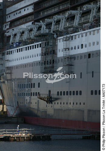 La construction du Queen Mary II. - © Philip Plisson / Plisson La Trinité / AA07173 - Photo Galleries - Naval repairs