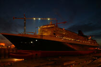 Le Queen Mary II aux chantiers de St Nazaire © Philip Plisson / Plisson La Trinité / AA07181 - Photo Galleries - Naval repairs