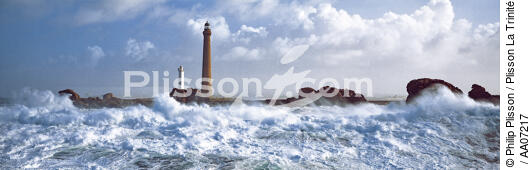 Coup de vent sur l'île Vierge. - © Philip Plisson / Plisson La Trinité / AA07217 - Nos reportages photos - Gros temps