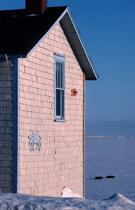 Maison en bois. © Philip Plisson / Plisson La Trinité / AA07248 - Photo Galleries - Snow