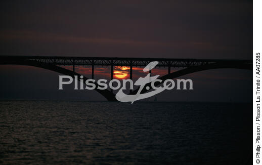 Le pont de Brest. - © Philip Plisson / Plisson La Trinité / AA07285 - Photo Galleries - Bridge