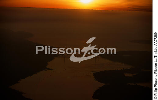 Couché de soleil sur la Rade de Brest. - © Philip Plisson / Plisson La Trinité / AA07289 - Photo Galleries - Brest