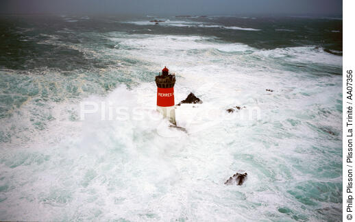 Coup de vent sur le phare des Pierres Noires. - © Philip Plisson / Plisson La Trinité / AA07356 - Photo Galleries - Storm at sea
