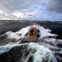 SNSM d'Audierne. © Philip Plisson / Plisson La Trinité / AA02176 - Photo Galleries - Lifesaving at sea