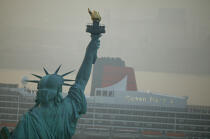 Arrivée du Queen Mary II à New-York. © Guillaume Plisson / Plisson La Trinité / AA07639 - Nos reportages photos - New York
