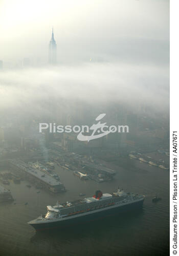 Arrival of the Queen Mary II in New York. - © Guillaume Plisson / Plisson La Trinité / AA07671 - Photo Galleries - New York