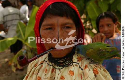 Portrait de femme dans l'archipel des San-Blas. - © Philip Plisson / Plisson La Trinité / AA07686 - Nos reportages photos - Panama