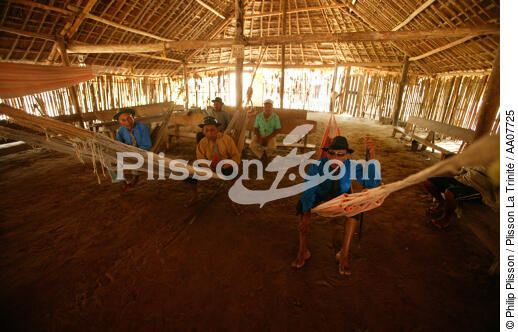 Les chefs de villages dans l'archipel des San-Blas. - © Philip Plisson / Plisson La Trinité / AA07725 - Nos reportages photos - Philip Plisson