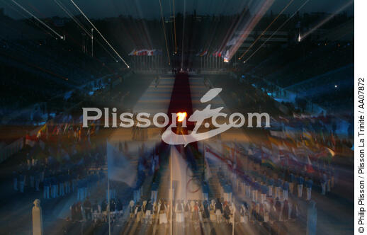 Arrivée de la flamme olympique à Athènes. - © Philip Plisson / Plisson La Trinité / AA07872 - Photo Galleries - Sport event