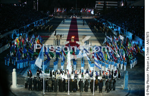 Arrivée de la flamme olympique à Athènes. - © Philip Plisson / Plisson La Trinité / AA07873 - Nos reportages photos - Loisir