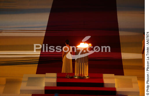 La flamme olympique. - © Philip Plisson / Plisson La Trinité / AA07874 - Nos reportages photos - Jeux Olympiques