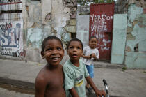 Enfants dans la rue dans la vieille ville de Panama City. © Philip Plisson / Plisson La Trinité / AA07959 - Nos reportages photos - Panama City