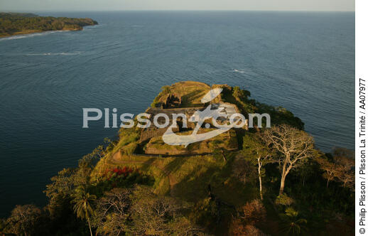 Fort en ruine proche de Colon. - © Philip Plisson / Plisson La Trinité / AA07977 - Photo Galleries - Fort