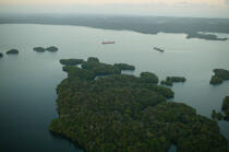 Le canal de Panama. © Philip Plisson / Plisson La Trinité / AA07982 - Nos reportages photos - Activité maritime