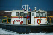 Bateau pilote dans le port de Colon. © Philip Plisson / Plisson La Trinité / AA07996 - Photo Galleries - Pilot boat