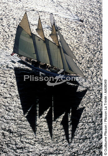 Adix. - © Guillaume Plisson / Plisson La Trinité / AA08049 - Photo Galleries - Three masts