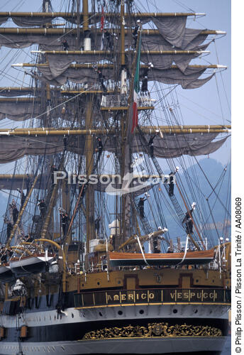 L'Amerigo Vespucci à Rouen pendant l'Armada 1994. - © Philip Plisson / Plisson La Trinité / AA08069 - Photo Galleries - Rouen
