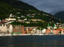 Le port de Bergen © Philip Plisson / Plisson La Trinité / AA08100 - Photo Galleries - Bergen