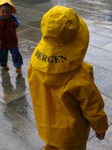 Bergen © Philip Plisson / Plisson La Trinité / AA08101 - Nos reportages photos - Enfant