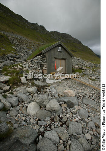 Dans les îles Lofoten - © Philip Plisson / Plisson La Trinité / AA08113 - Photo Galleries - Cabin